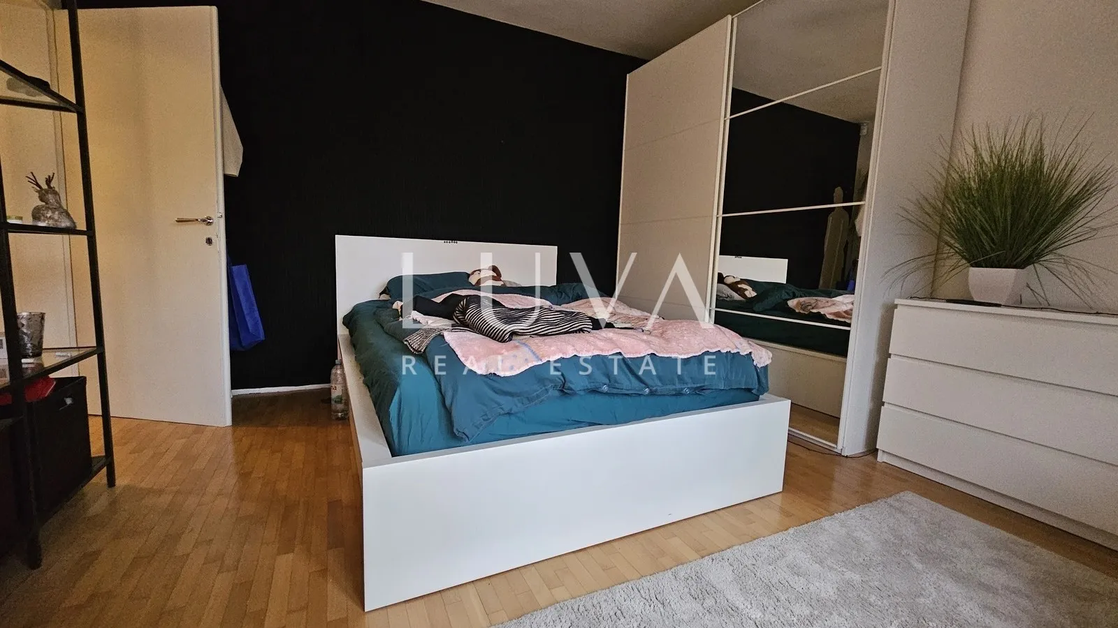 Zagreb, Lašćina, kuća 350m2 s dvorištem, prodaja