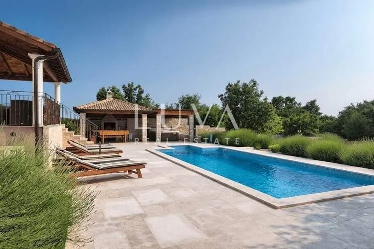 Istra, Štokovci, kuća s bazenom i minigolf igralištem, 290 m2