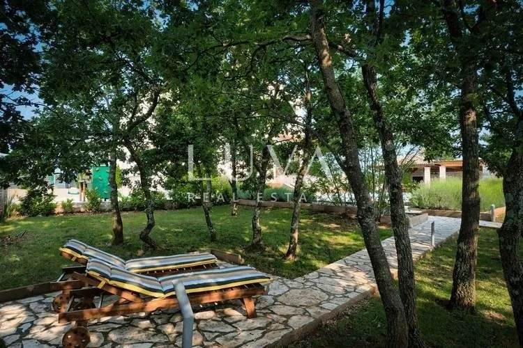 Istra, Štokovci, kuća s bazenom i minigolf igralištem, 290 m2