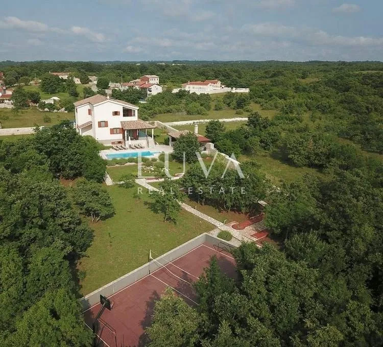 Istra, Štokovci, kuća s bazenom i minigolf igralištem, 290 m2