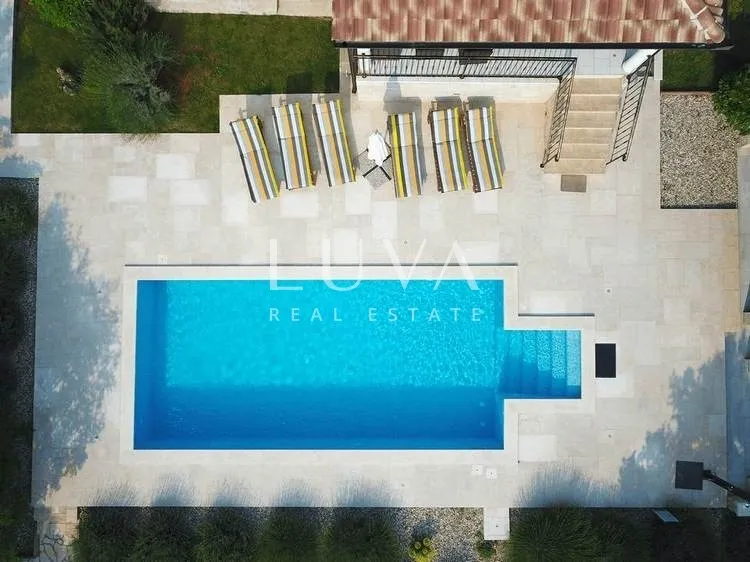 Istra, Štokovci, kuća s bazenom i minigolf igralištem, 290 m2