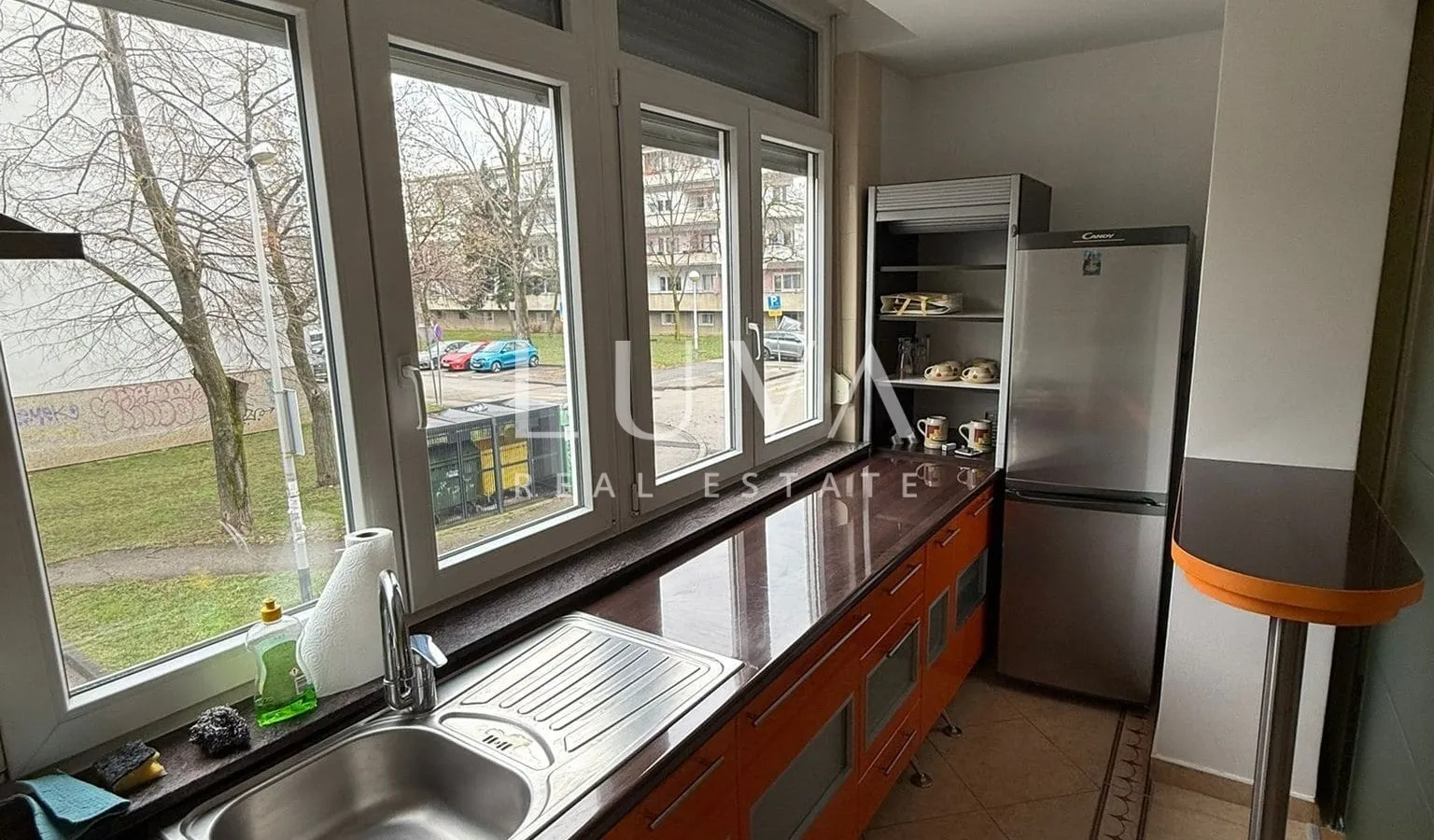 Zagreb, Sigečica, 3s stan na odličnoj lokaciji, NKP 72 m2