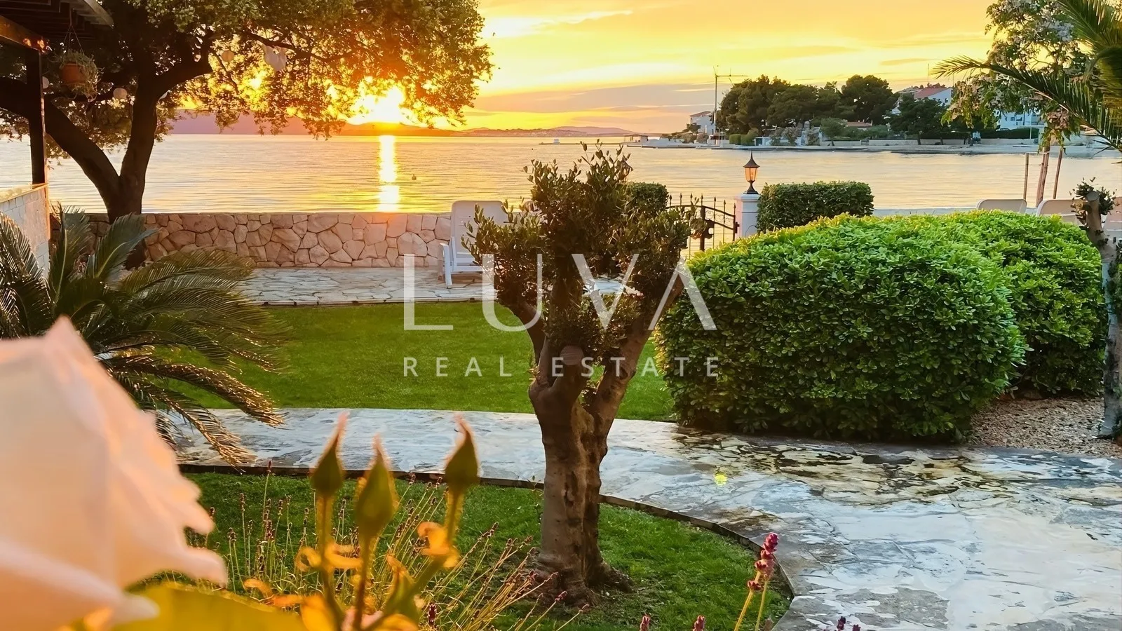 Žaborić Seafront House 430 m2 for Sale