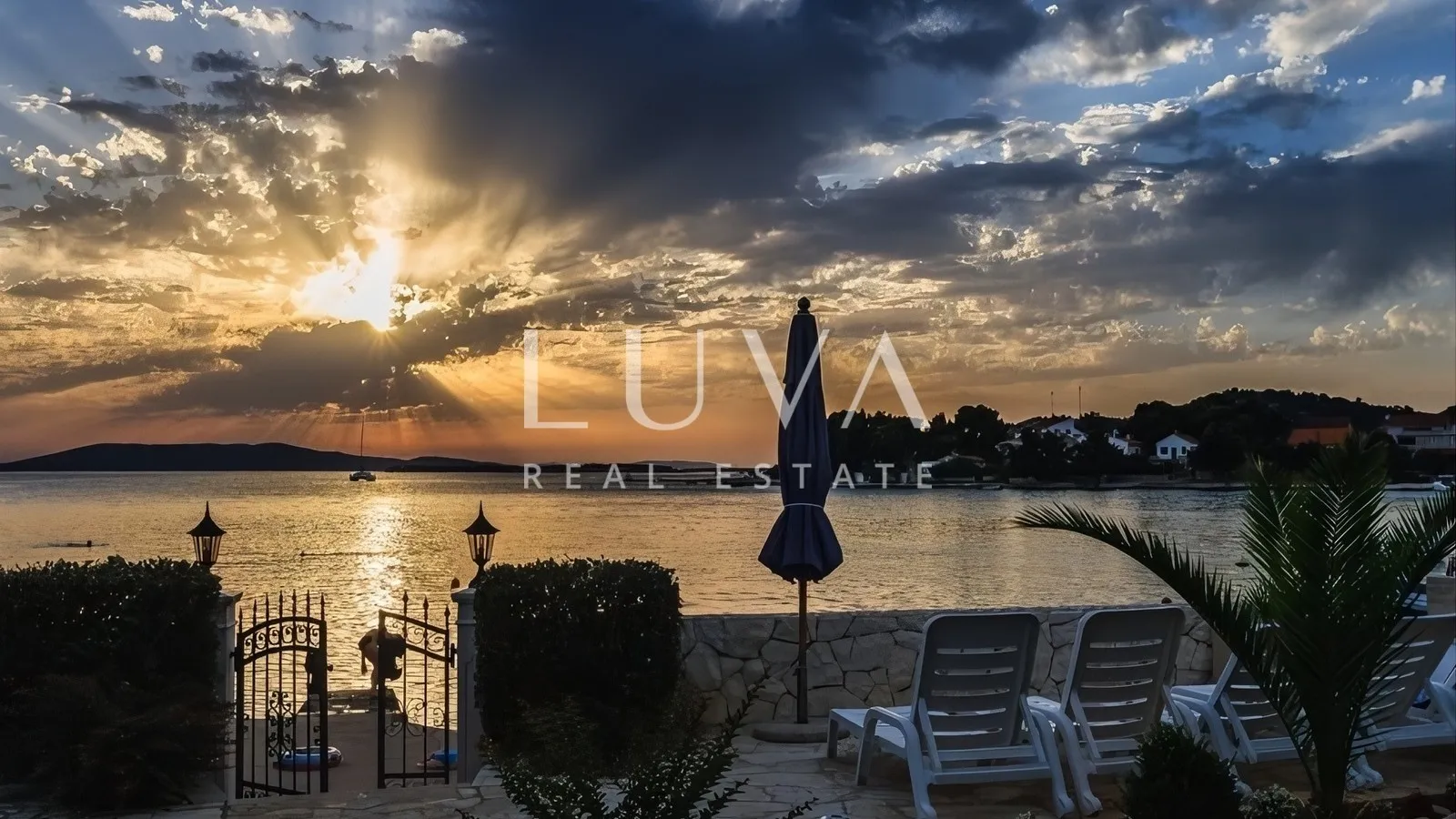 Žaborić Seafront House 430 m2 for Sale
