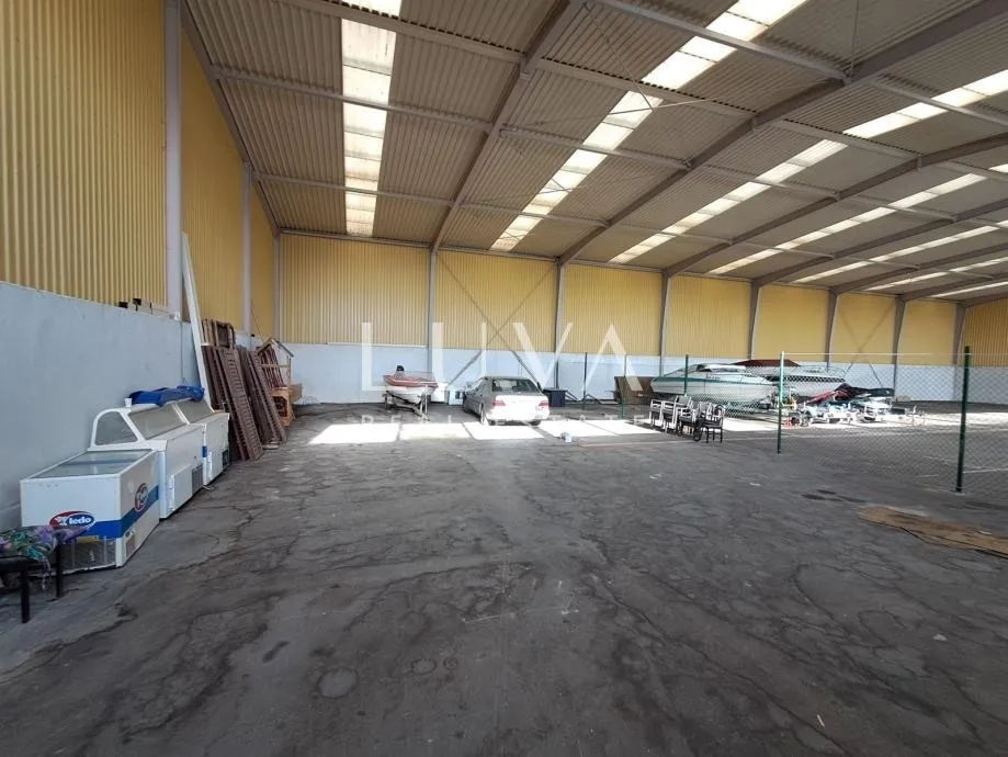 Skradin, Dubravice, hala za najam, 1000 m2