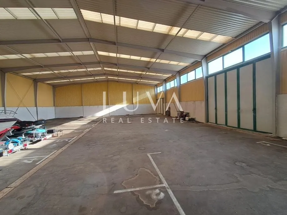 Skradin, Dubravice, hala za najam, 1000 m2