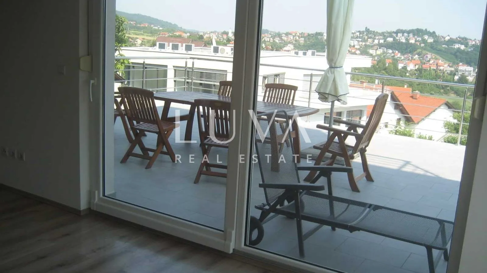 Zagreb, Mikulići, kuća s pogledom na Zagreb, 380 m²