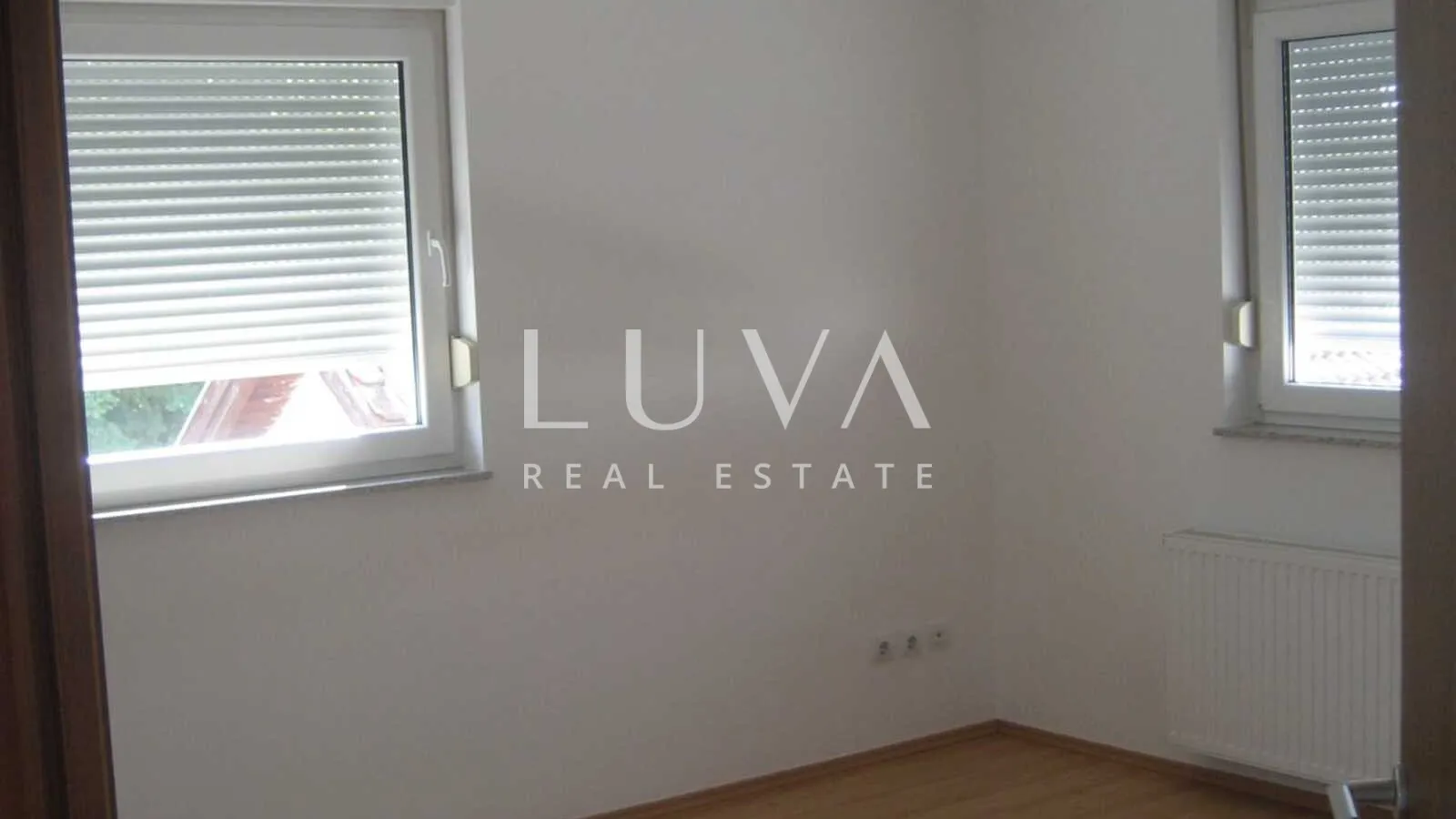Zagreb, Mikulići, kuća s pogledom na Zagreb, 380 m²