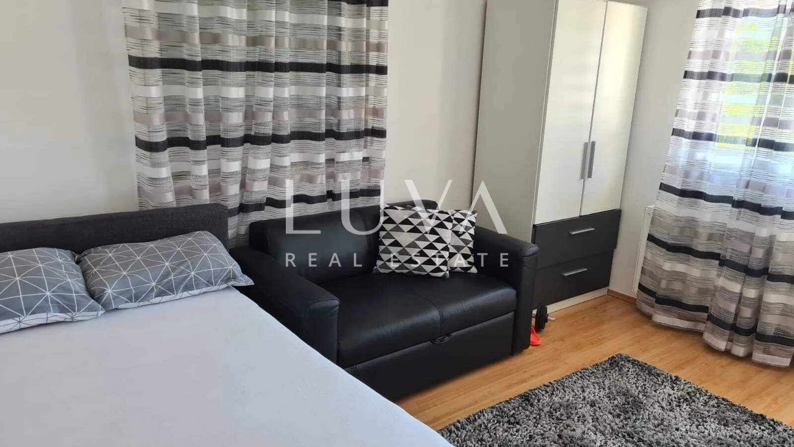Zagreb, Mikulići, kuća s pogledom na Zagreb, 380 m²