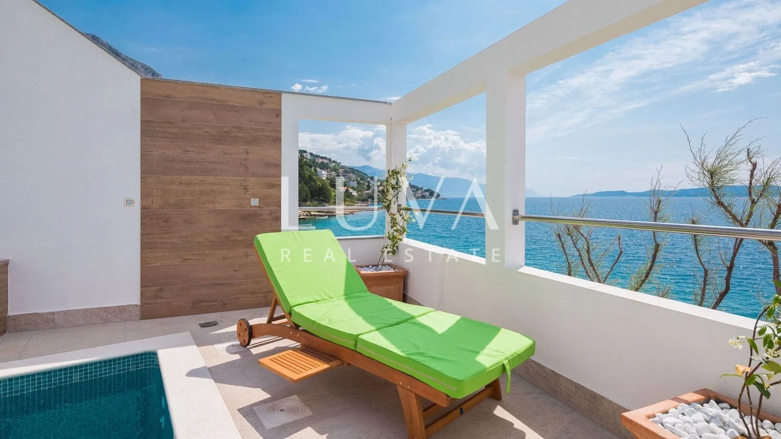 Omiš, Stanići, seafront house with pool for sale