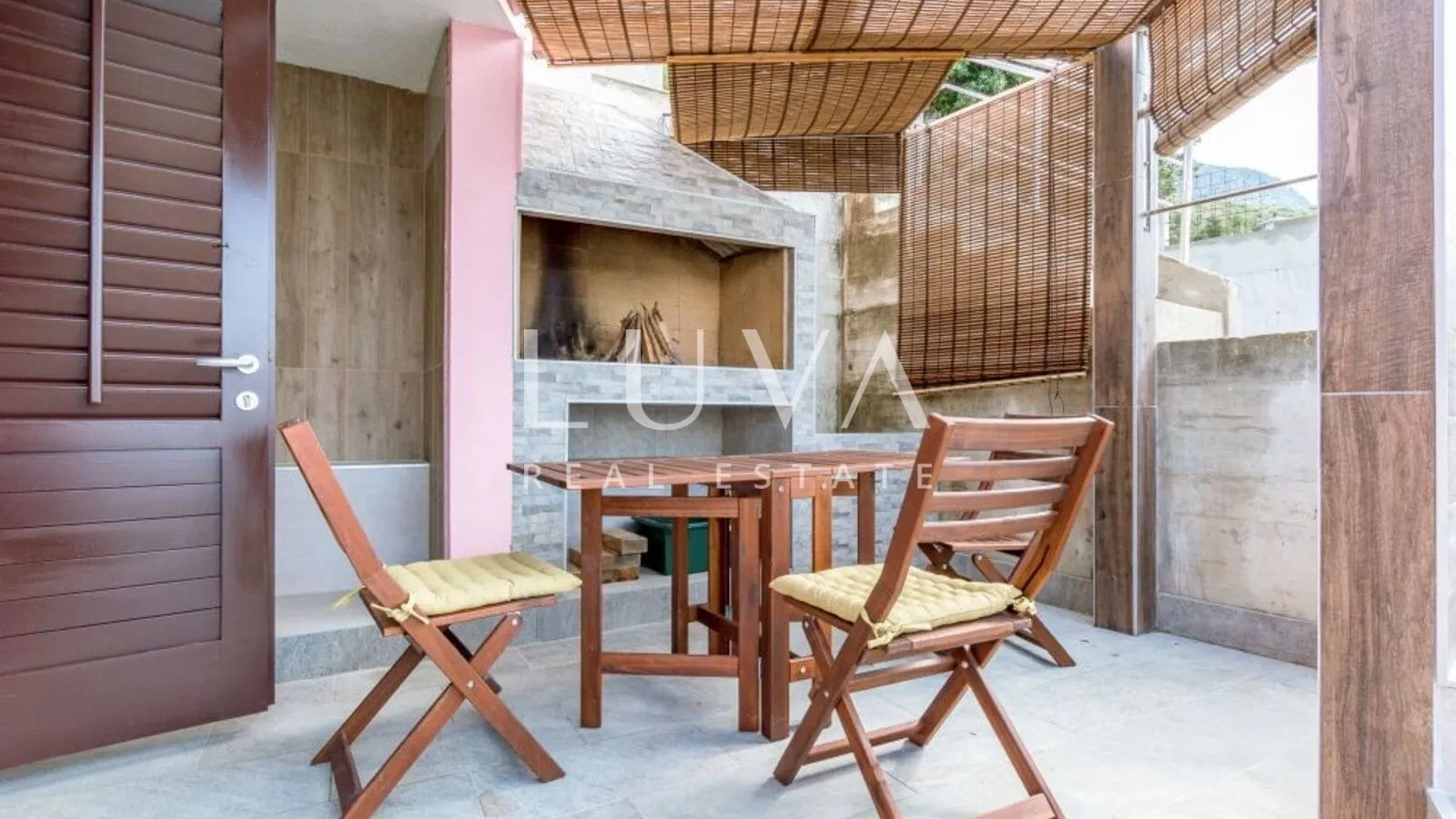 Omiš, Stanići, seafront house with pool for sale