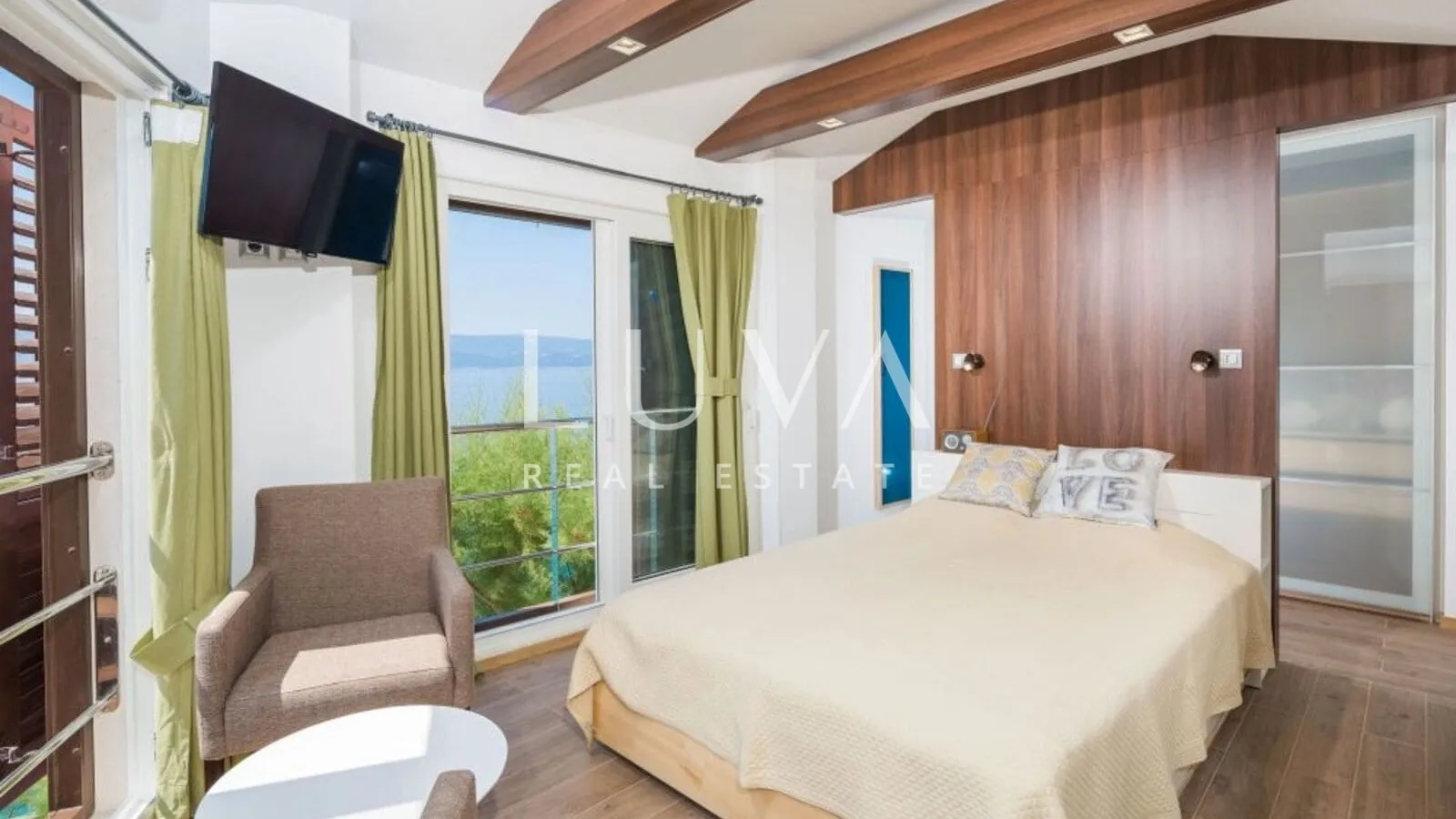 Omiš, Stanići, seafront house with pool for sale