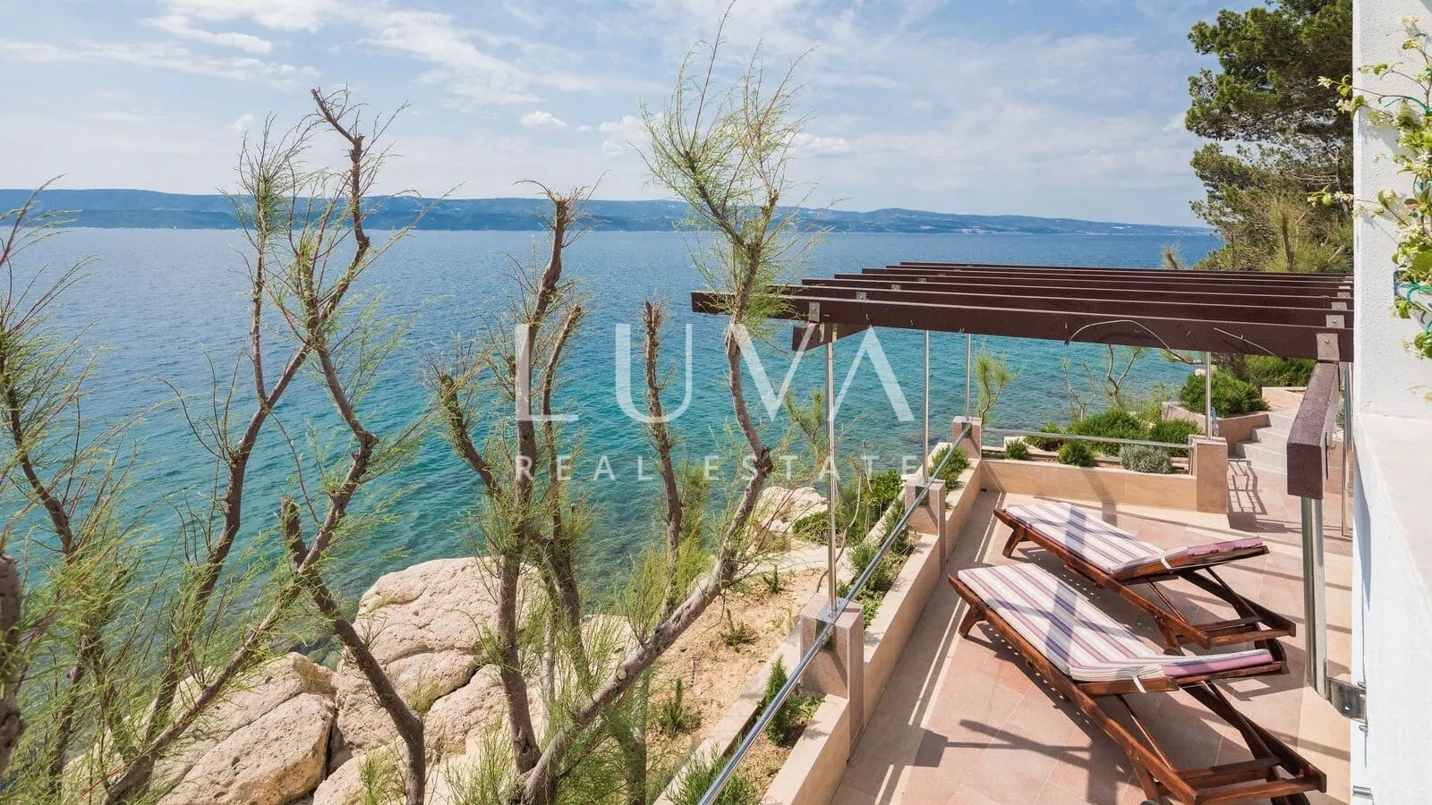Omiš, Stanići, seafront house with pool for sale