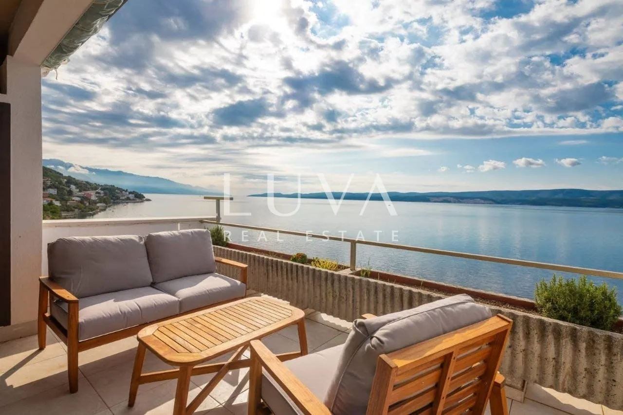 Omiš, Stanići, seafront house with pool for sale
