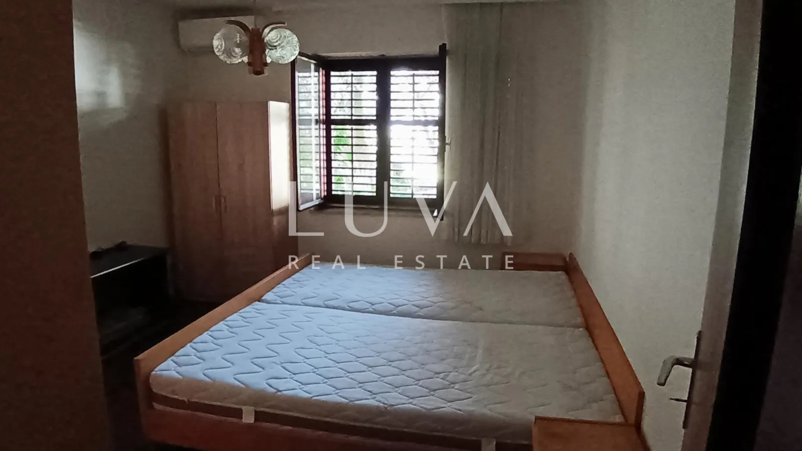 Poreč, Kukci, kuća 330 m2 s bazenom na prodaju