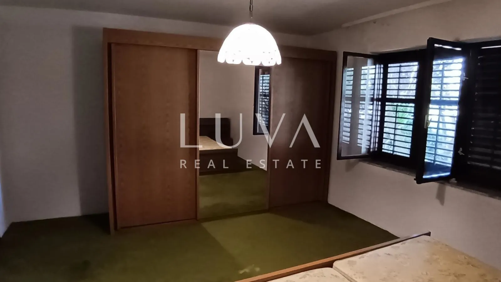 Poreč, Kukci, kuća 330 m2 s bazenom na prodaju