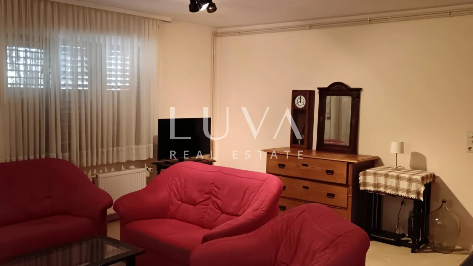 Poreč, Kukci, kuća 330 m2 s bazenom na prodaju
