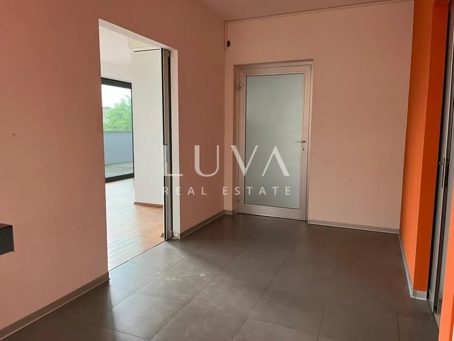 Zagreb, Britanac, poslovni prostor 110m2 s terasom 51m2 za najam