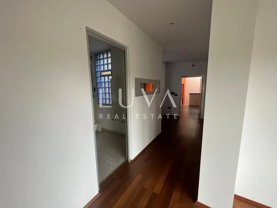 Zagreb, Britanac, poslovni prostor 110m2 s terasom 51m2 za najam