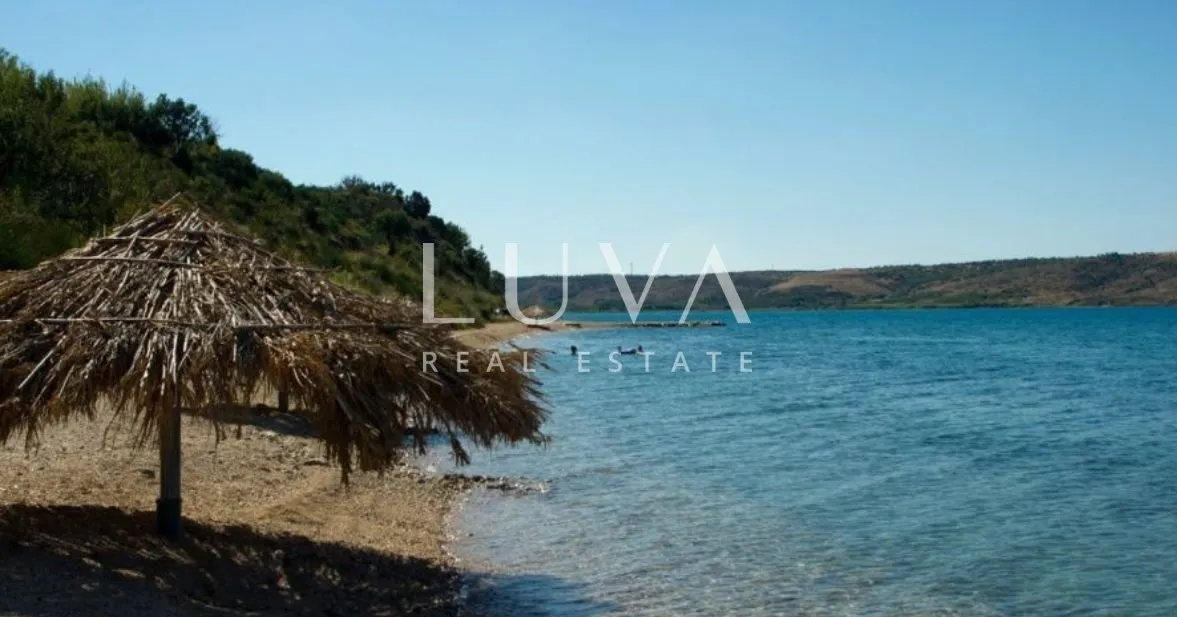 Zadar, Rtina, atraktivna i luksuzna villa uz more na prodaju