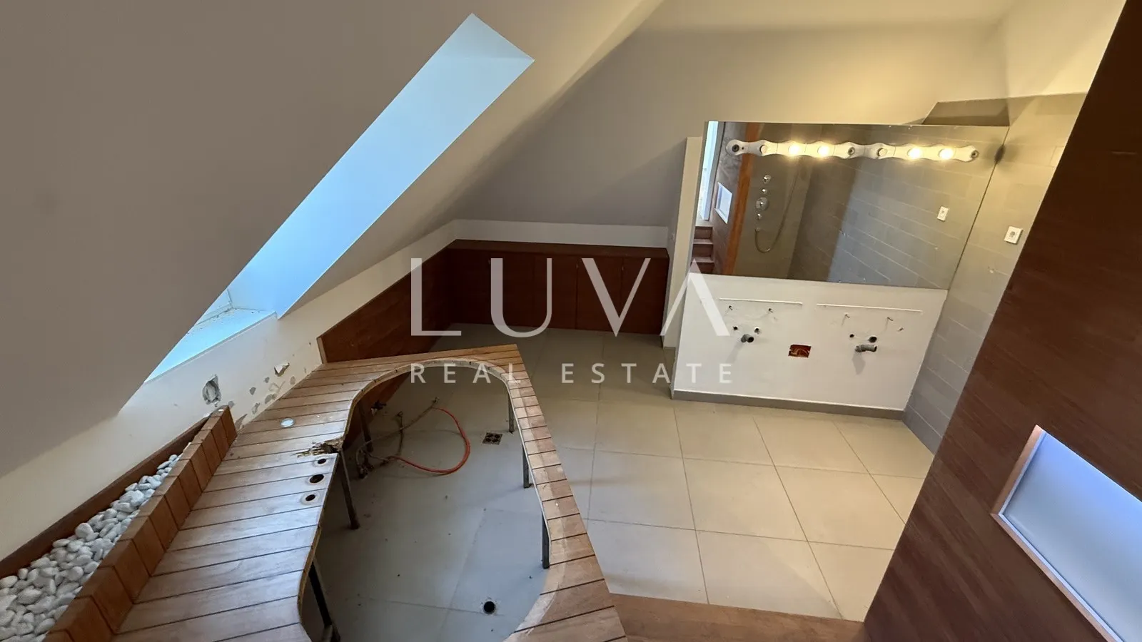 Samobor, ekskluzivna vila 900 m2 s velikim imanjem