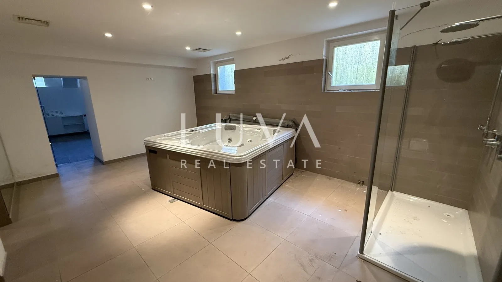 Samobor, ekskluzivna vila 900 m2 s velikim imanjem