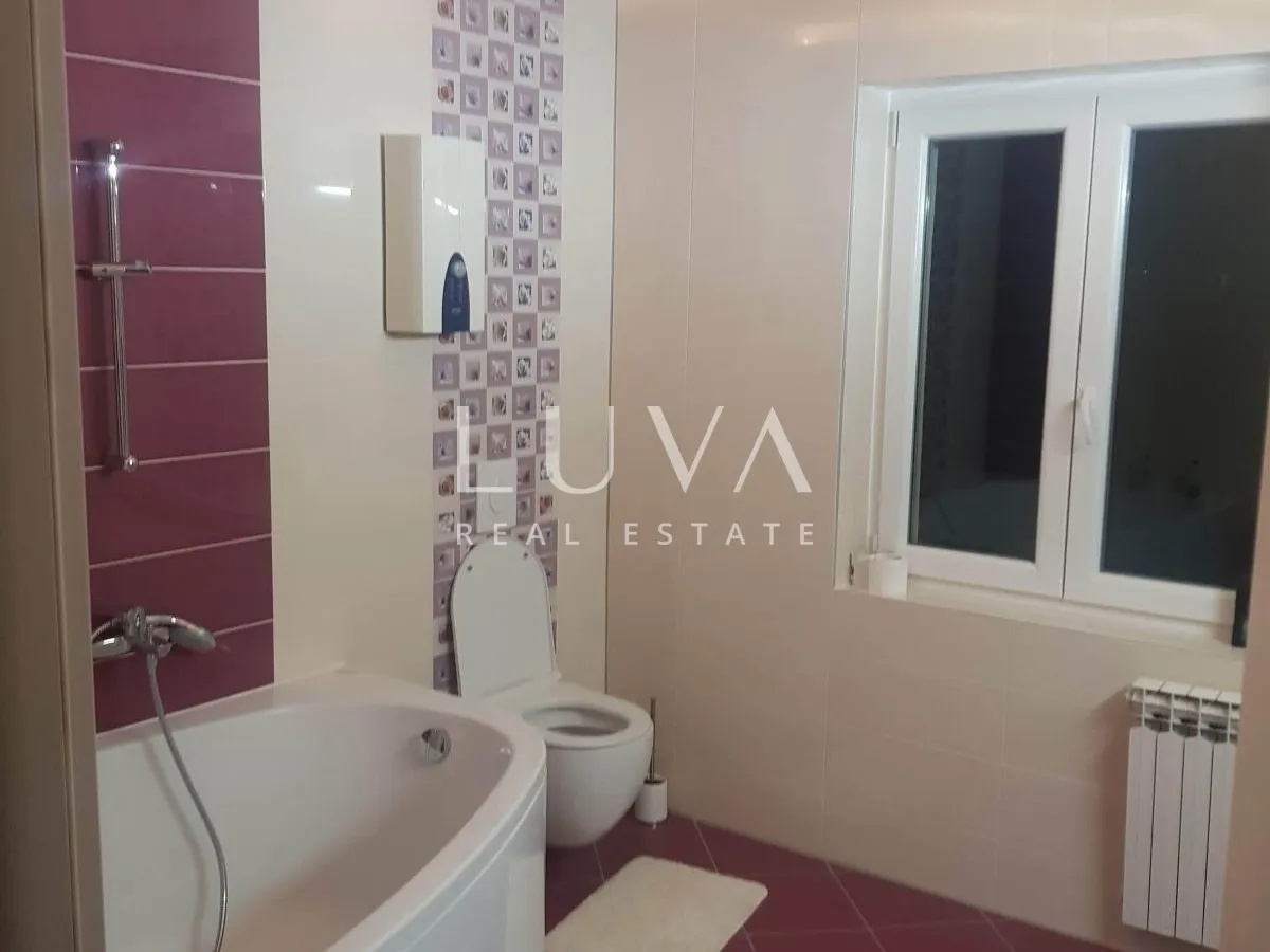 Vrbovsko, prostrana kuća 200 m2 za prodaju