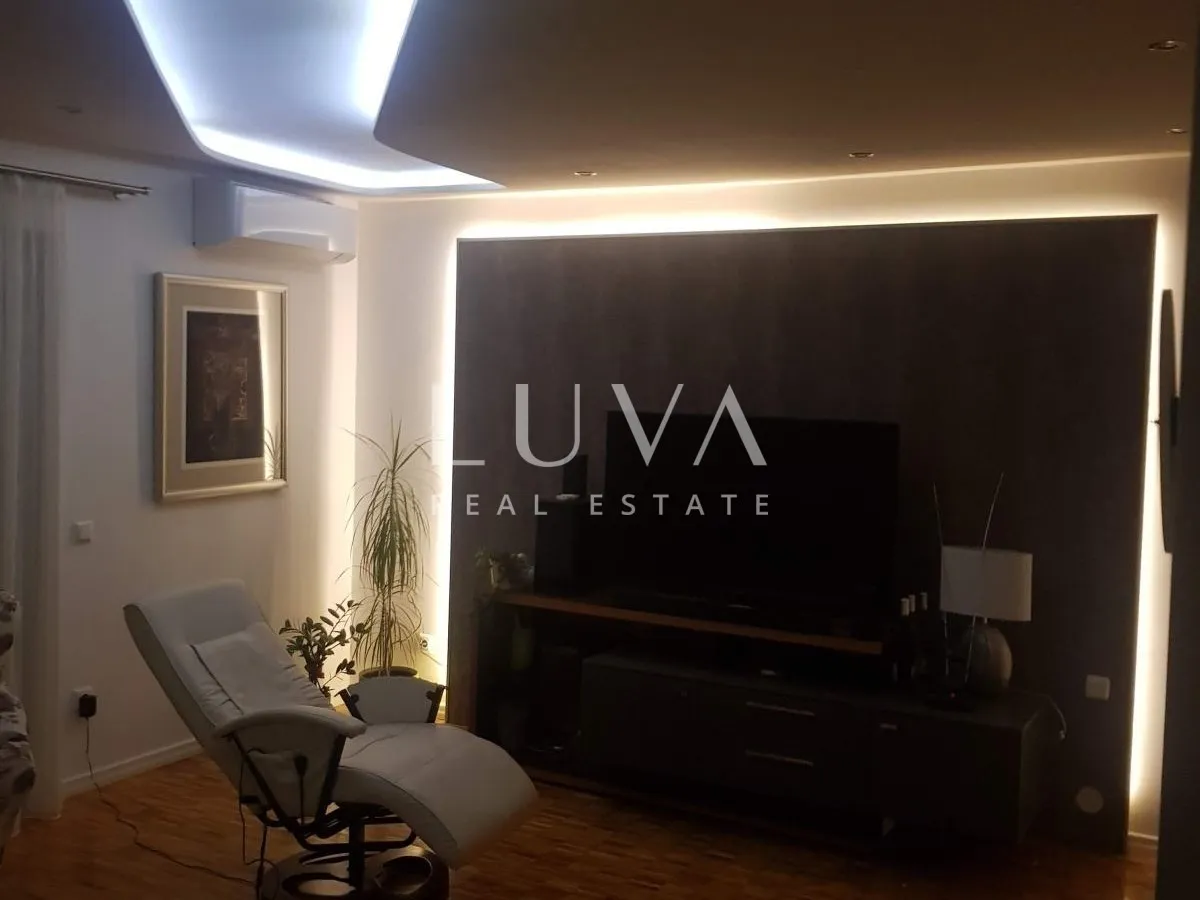 Vrbovsko, prostrana kuća 200 m2 za prodaju