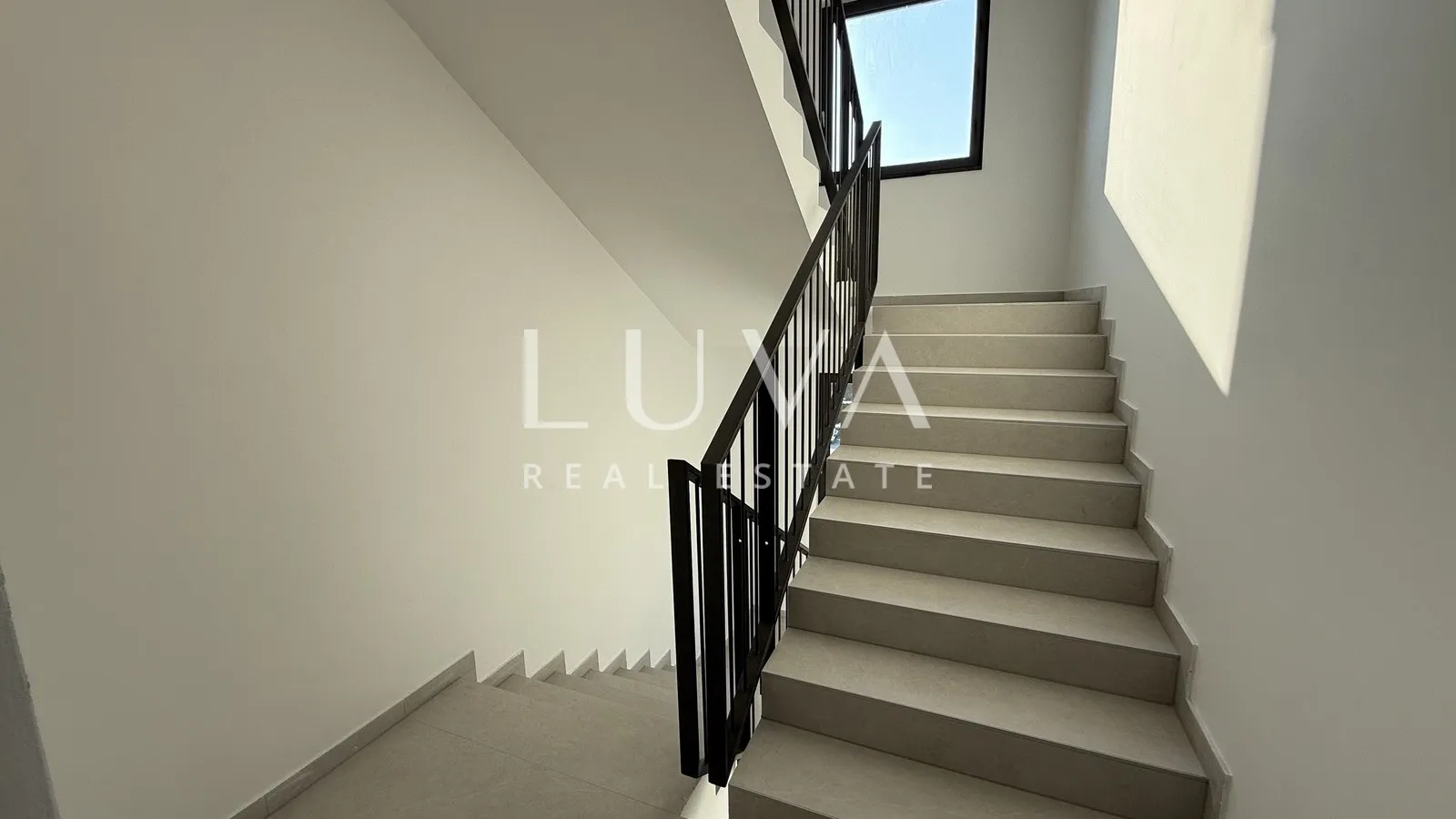 Zagreb, Svetice, moderni 2S stan s garažom, 46 m²
