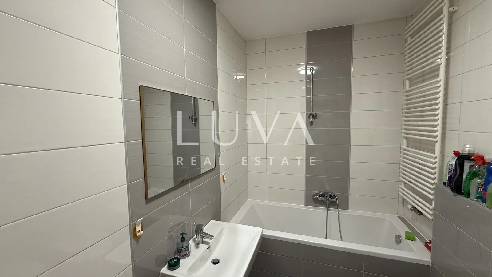 Zagreb, Petrova, prostrani 4S stan s 2 GPM, 120 m²