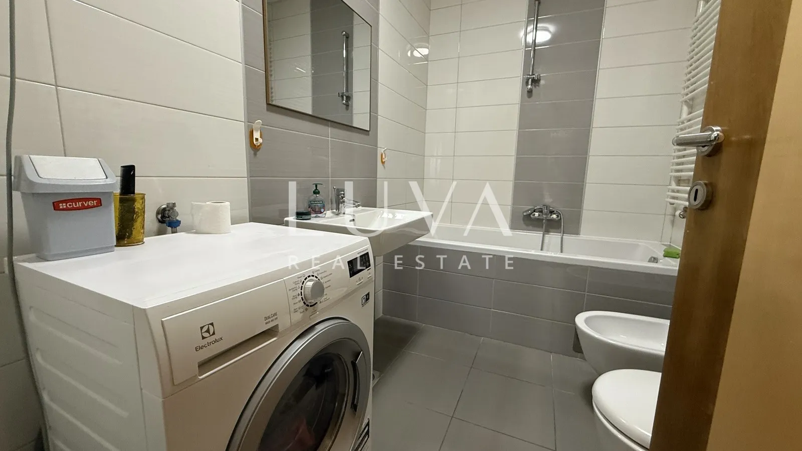 Zagreb, Petrova, prostrani 4S stan s 2 GPM, 120 m²