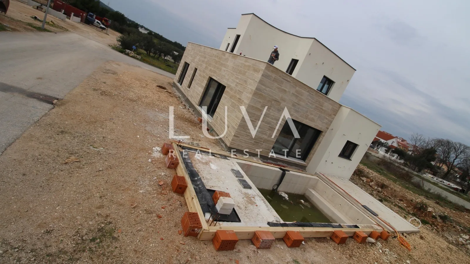 Vodice, moderna kuća s bazenom, 176 m2 za prodaju