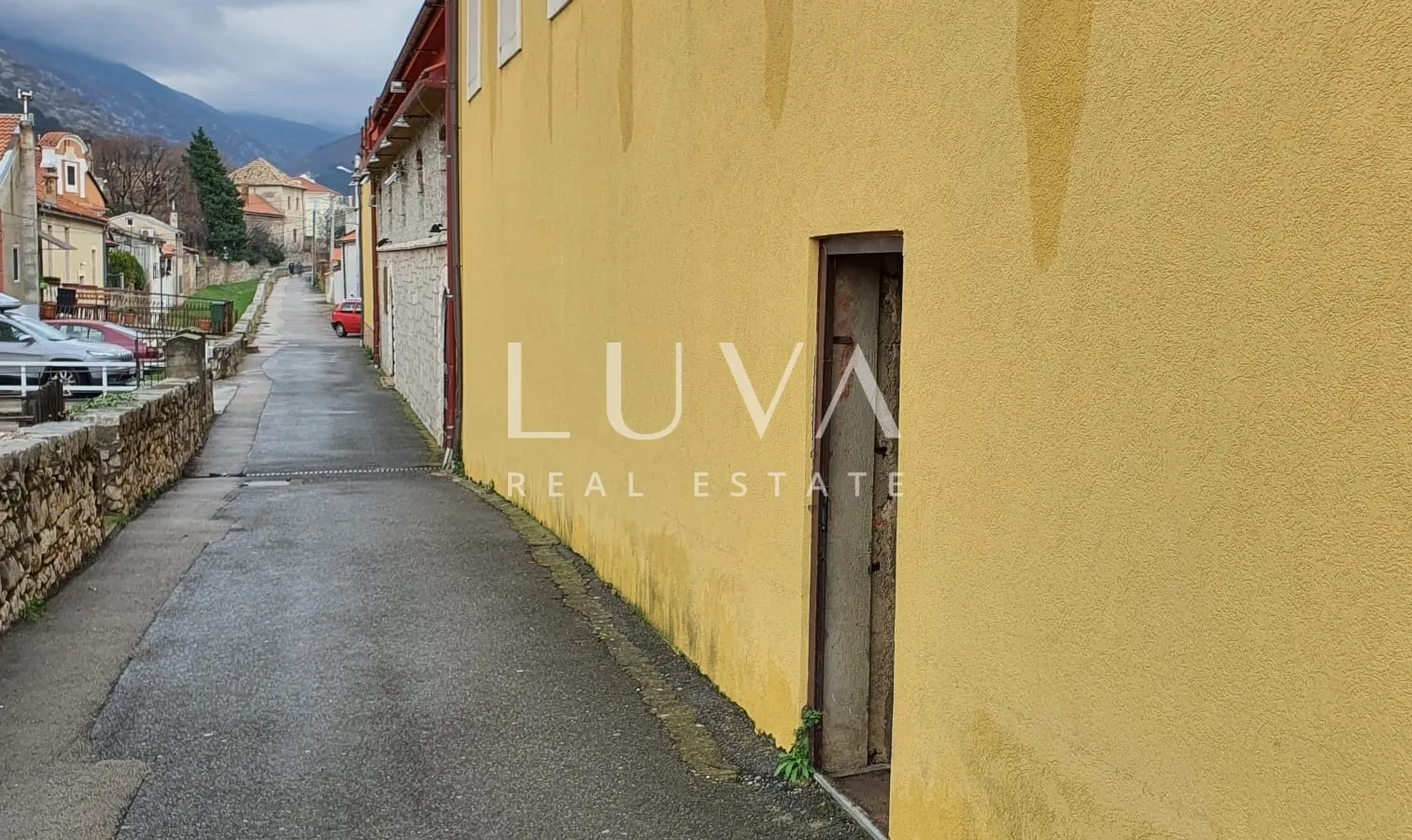 Senj, centar, poslovni prostor/noćni klub, 1007 m² na prodaju