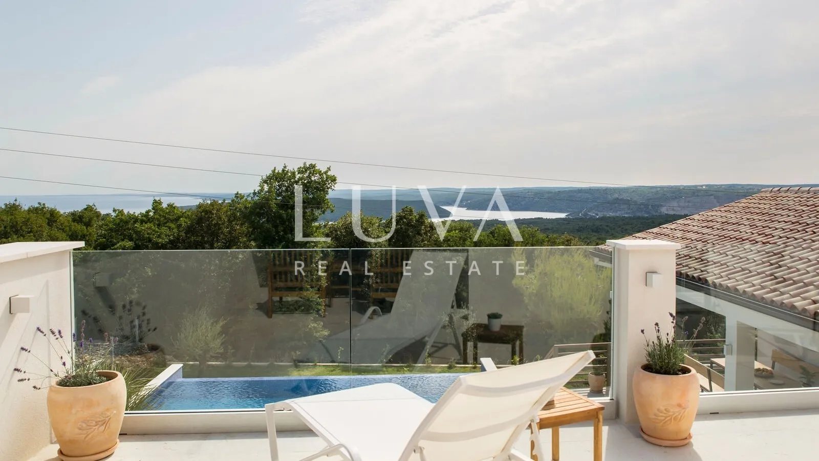 Istra, Labin, luksuzna vila s pogledom na more, 240 m2 za prodaju