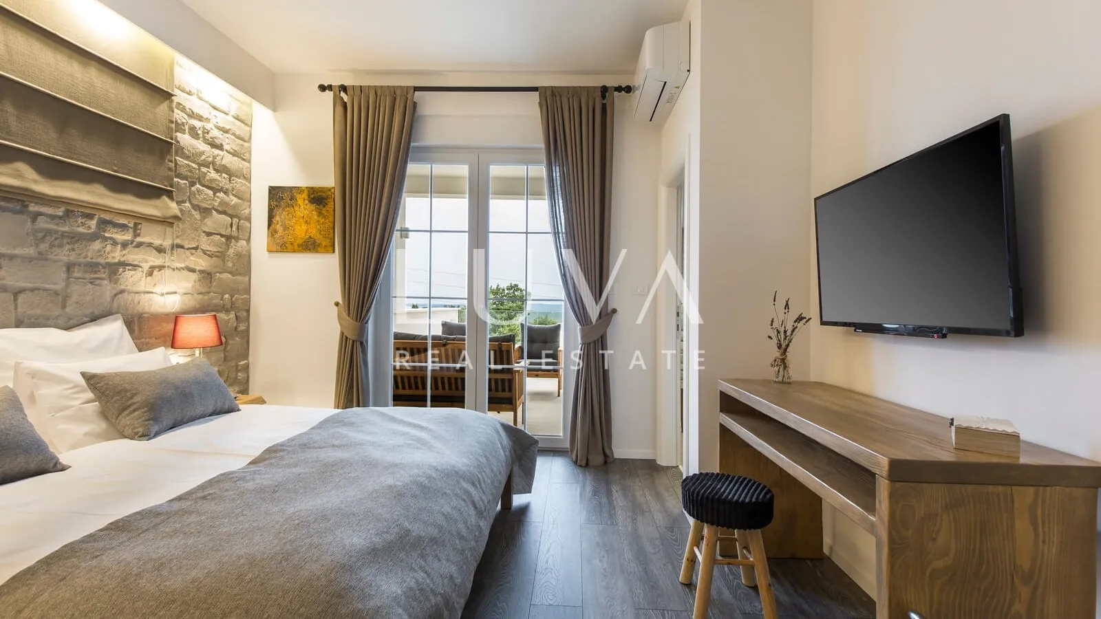 Istra, Labin, luksuzna vila s pogledom na more, 240 m2 za prodaju