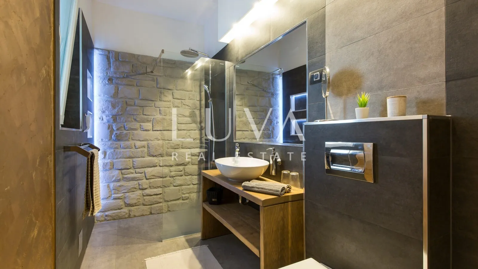 Istra, Labin, luksuzna vila s pogledom na more, 240 m2 za prodaju