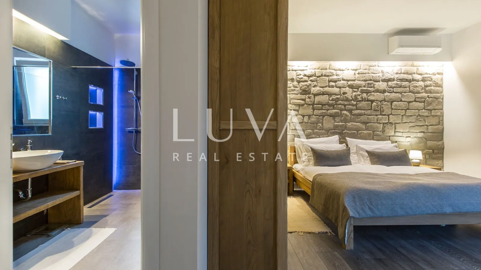Istra, Labin, luksuzna vila s pogledom na more, 240 m2 za prodaju
