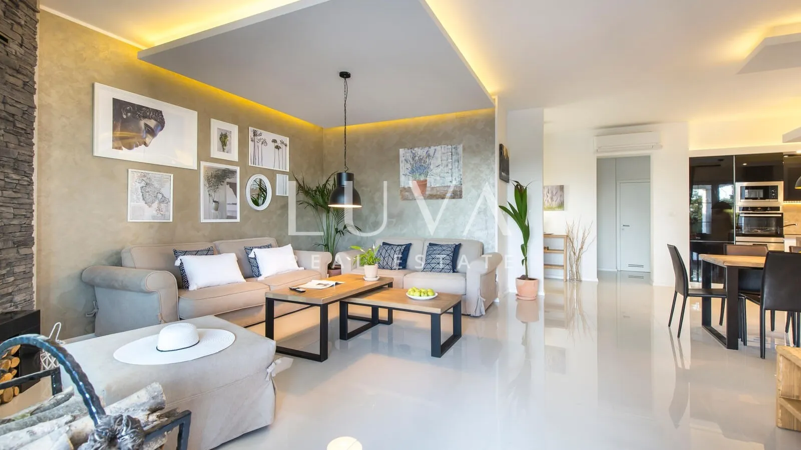 Istra, Labin, luksuzna vila s pogledom na more, 240 m2 za prodaju