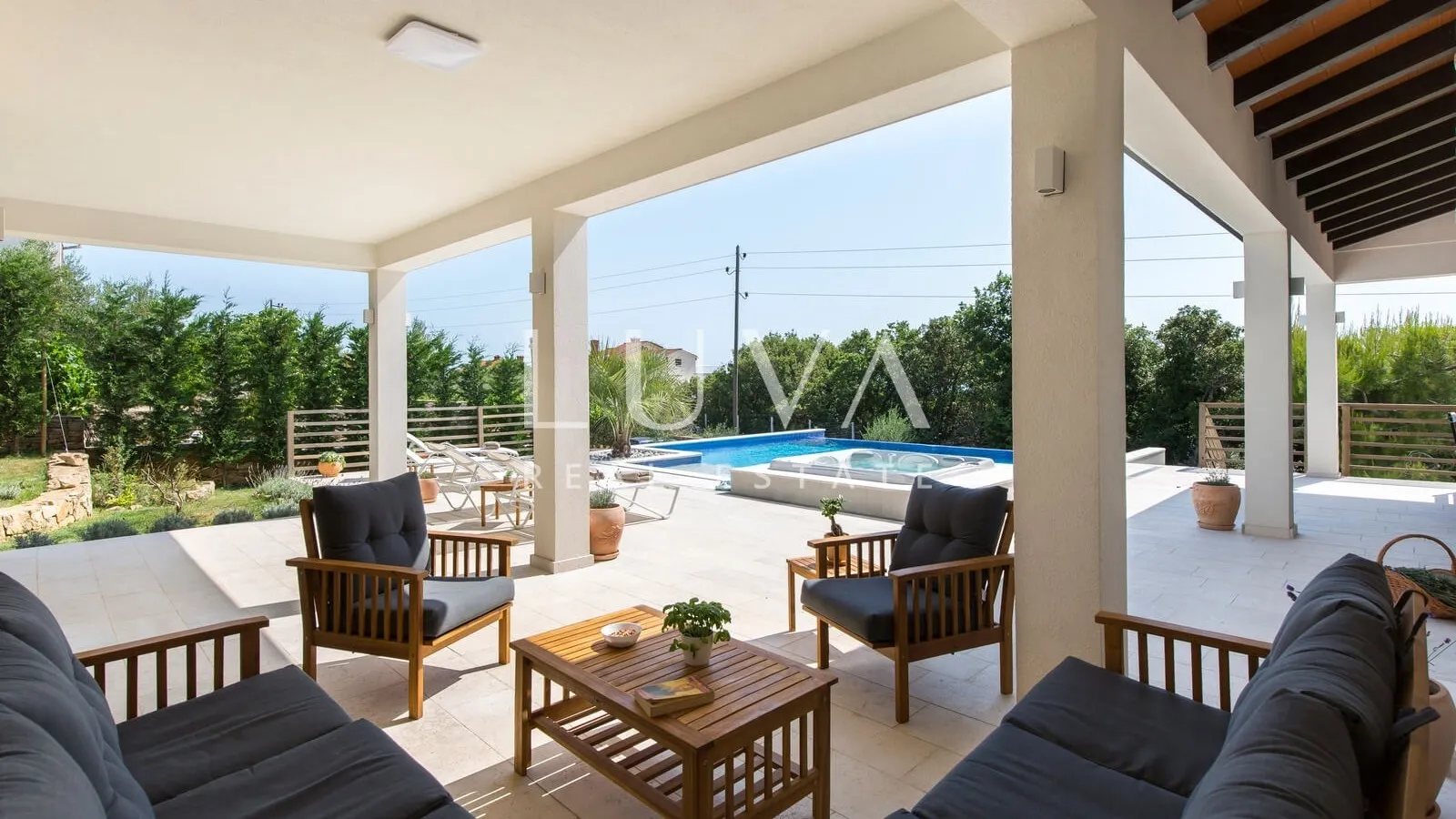 Istra, Labin, luksuzna vila s pogledom na more, 240 m2 za prodaju