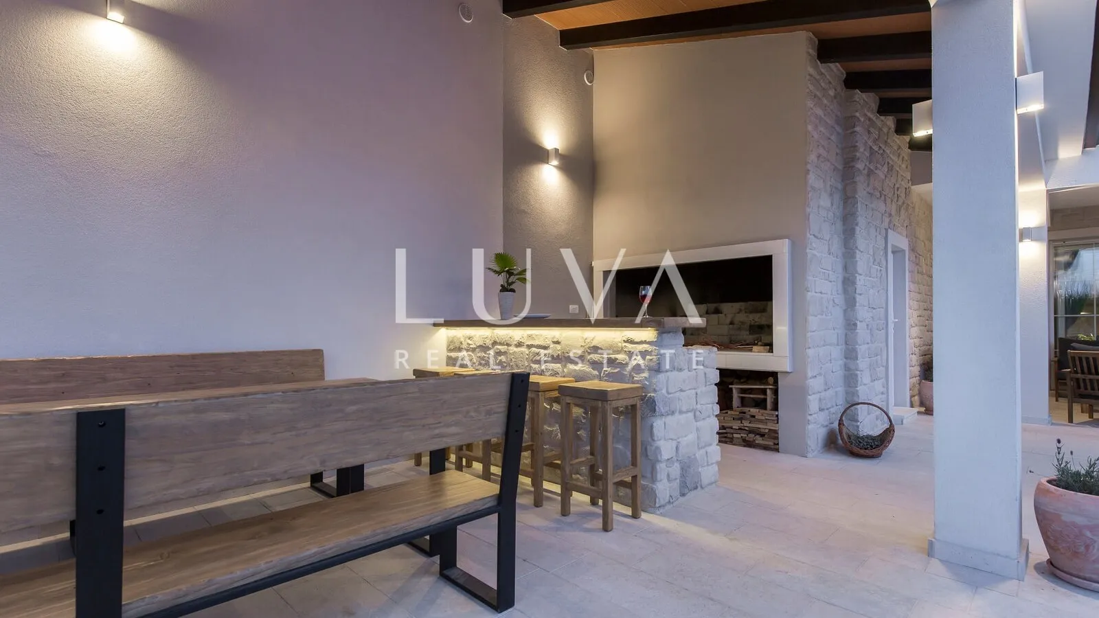 Istra, Labin, luksuzna vila s pogledom na more, 240 m2 za prodaju
