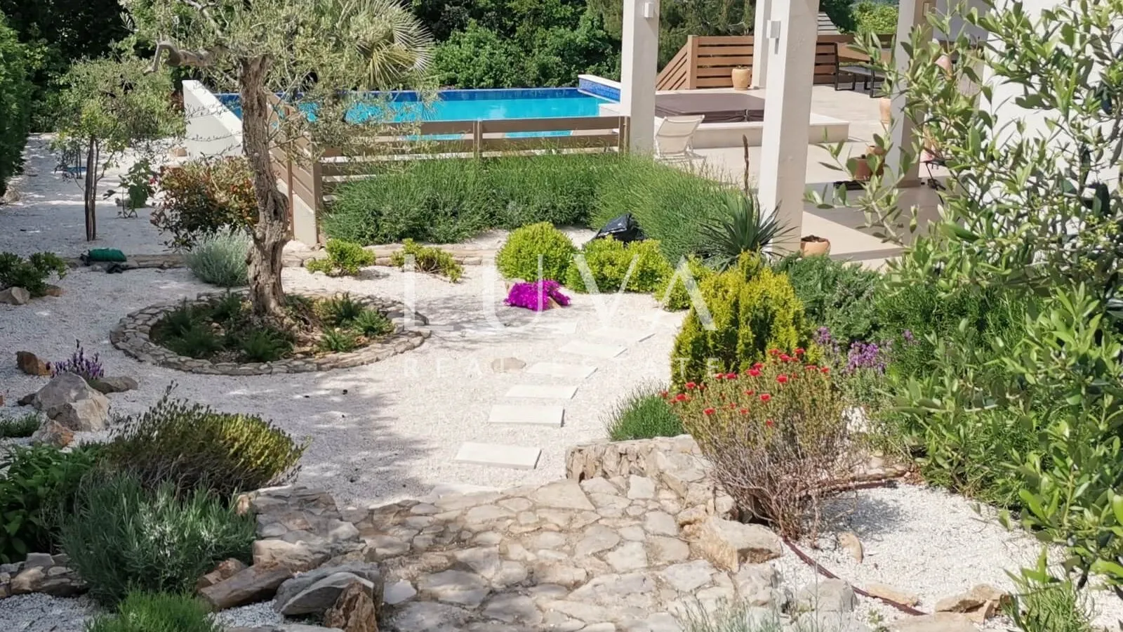 Istra, Labin, luksuzna vila s pogledom na more, 240 m2 za prodaju