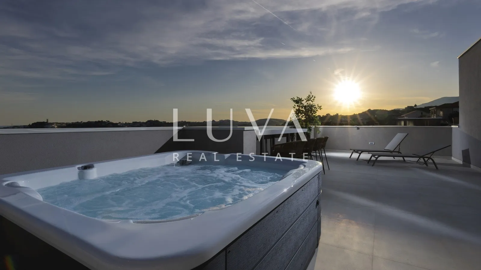 Split, luxuriöse Villa mit Meerblick, 220 m² zur langfristigen Miete