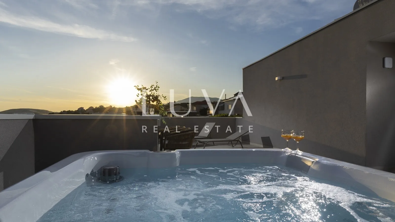 Split, luxuriöse Villa mit Meerblick, 220 m² zur langfristigen Miete
