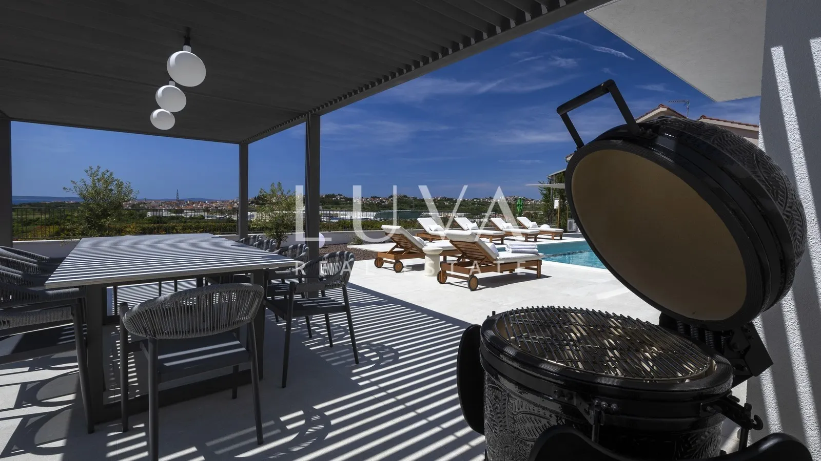 Split, luxuriöse Villa mit Meerblick, 220 m² zur langfristigen Miete