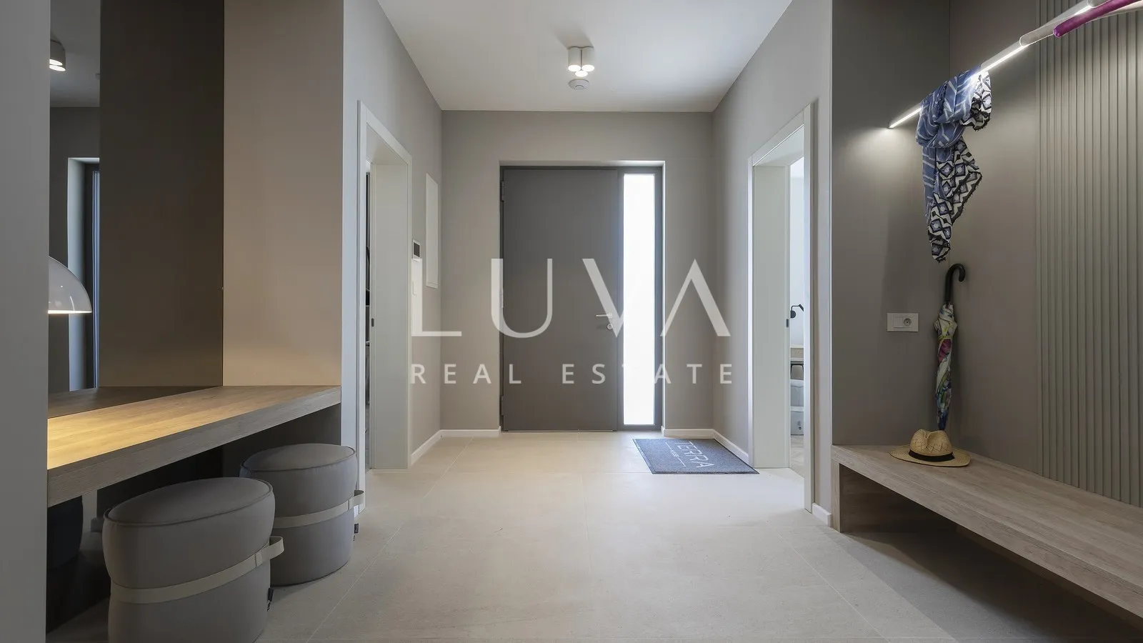 Split, luxuriöse Villa mit Meerblick, 220 m² zur langfristigen Miete