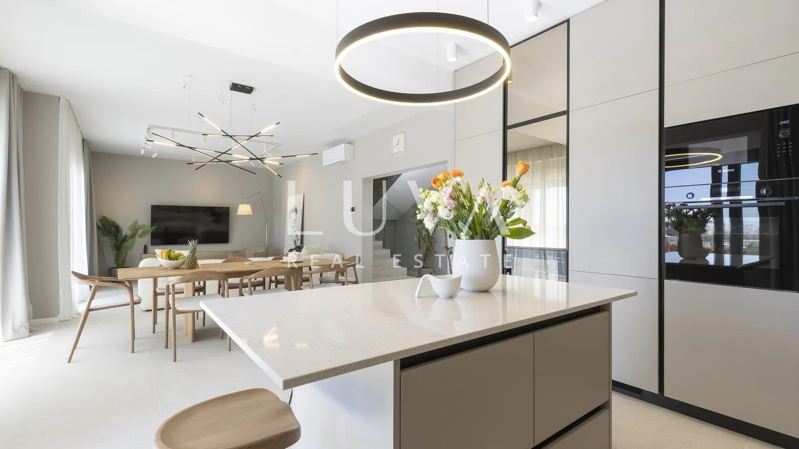 Split, luxuriöse Villa mit Meerblick, 220 m² zur langfristigen Miete
