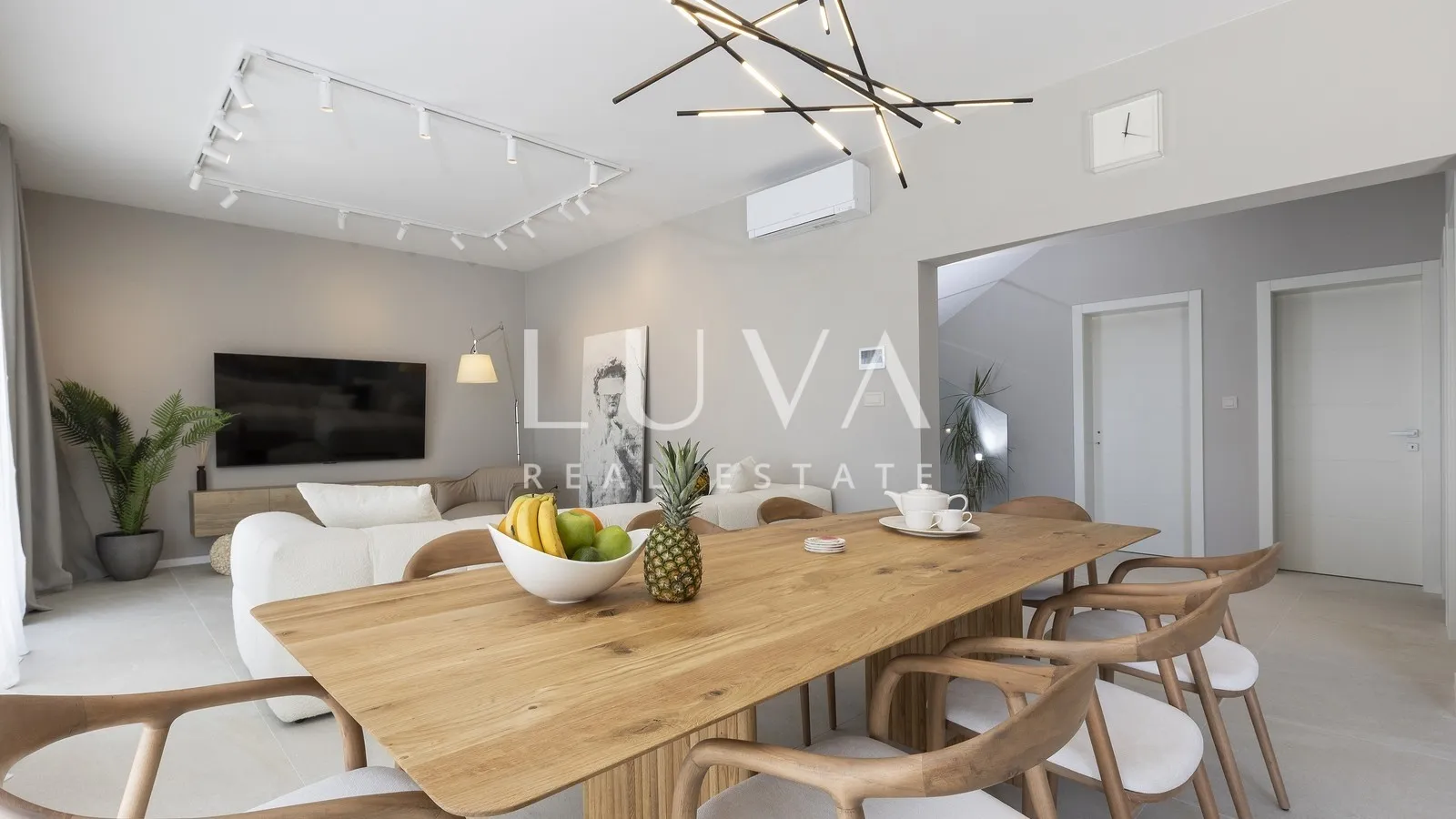 Split, luxuriöse Villa mit Meerblick, 220 m² zur langfristigen Miete