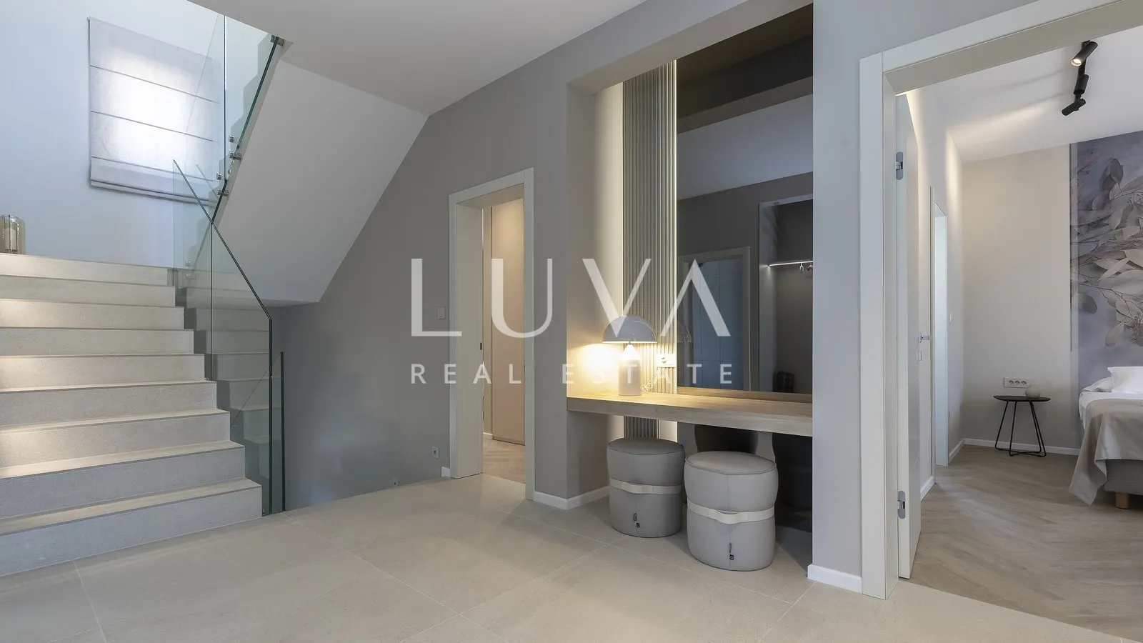 Split, luxuriöse Villa mit Meerblick, 220 m² zur langfristigen Miete
