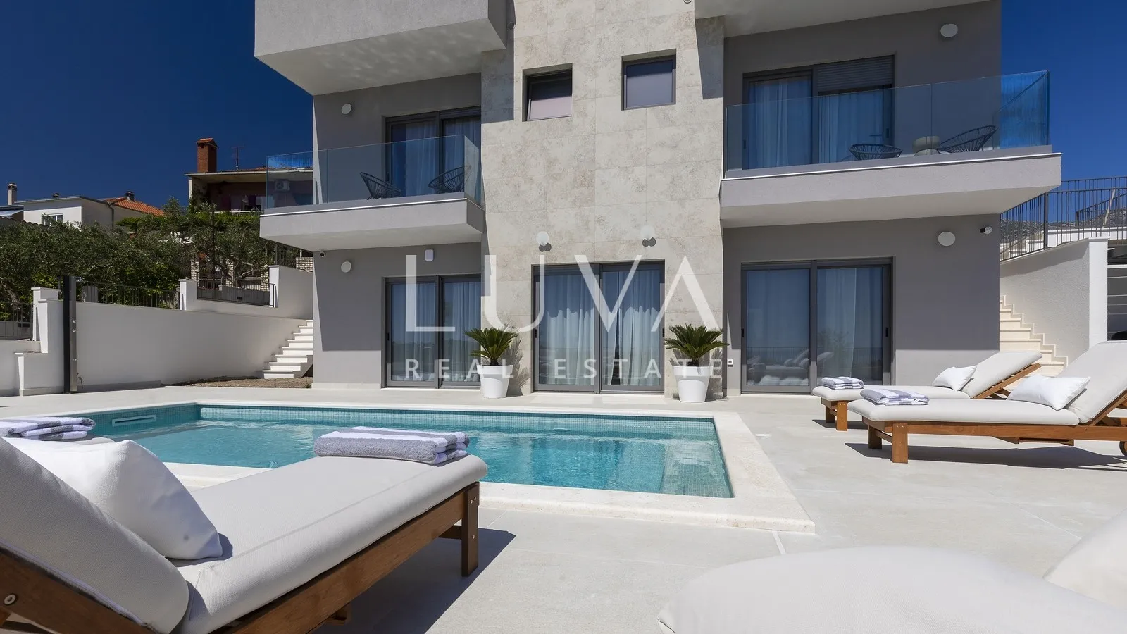 Split, luxuriöse Villa mit Meerblick, 220 m² zur langfristigen Miete