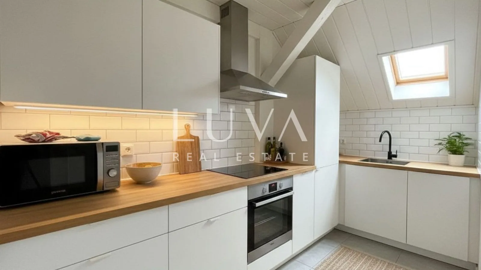 Zagreb, Britanski trg, 4s stan za renovaciju, 142 m²